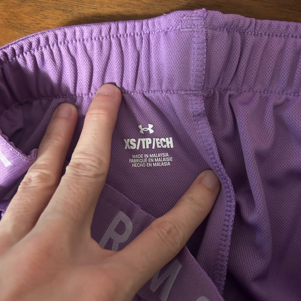 NWT Under Armour Women's Purple/Lavender Athletic Shorts, Size XS - Picture 6 of 6